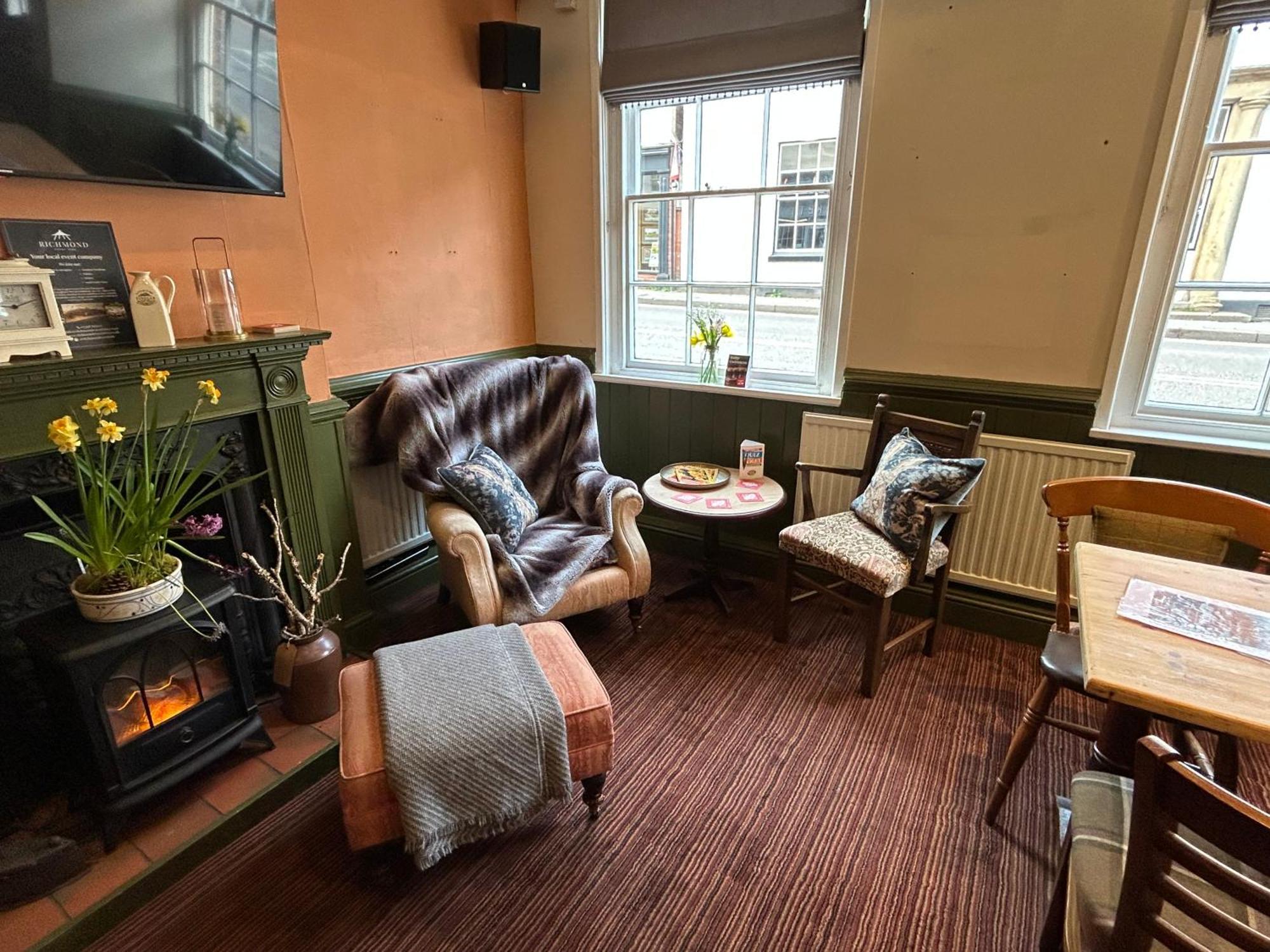 The Crown Hotel Southwell  Exterior photo